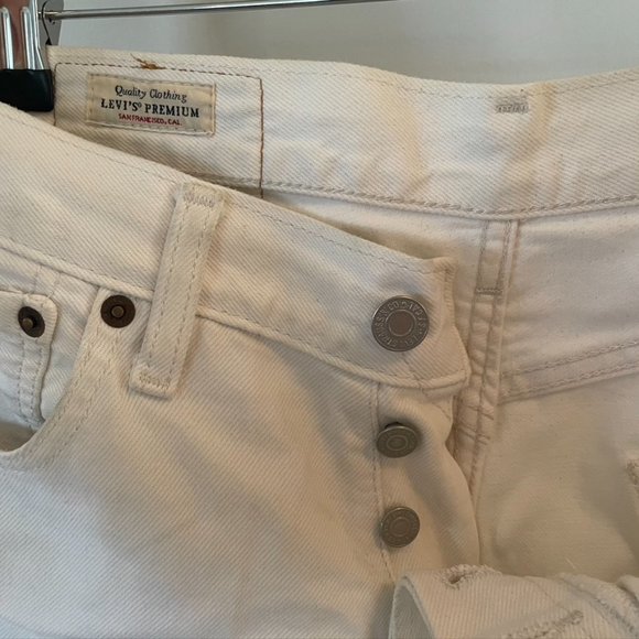 Vintage 501 Levis shorts white - Picture 2 of 5